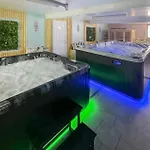 Awesome In With Sauna 펜션 *