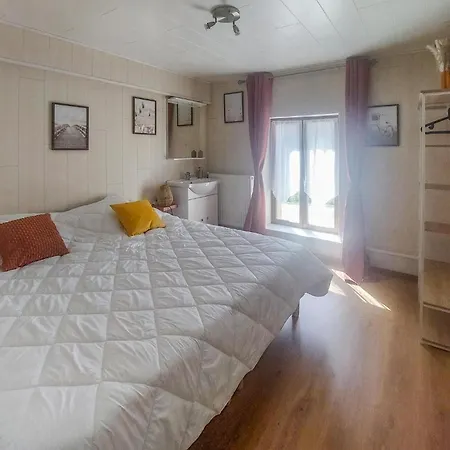 Vakantiehuis Stunning Home In Maubert-Fontaine With Sauna *